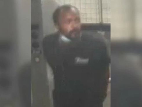 Woman kicked onto Manhattan subway tracks, suspect runs off with victim’s cellphone