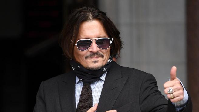 Johnny Depp accused of ‘overwhelming evidence of domestic violence or wife-beating behavior’ in libel case closing arguments