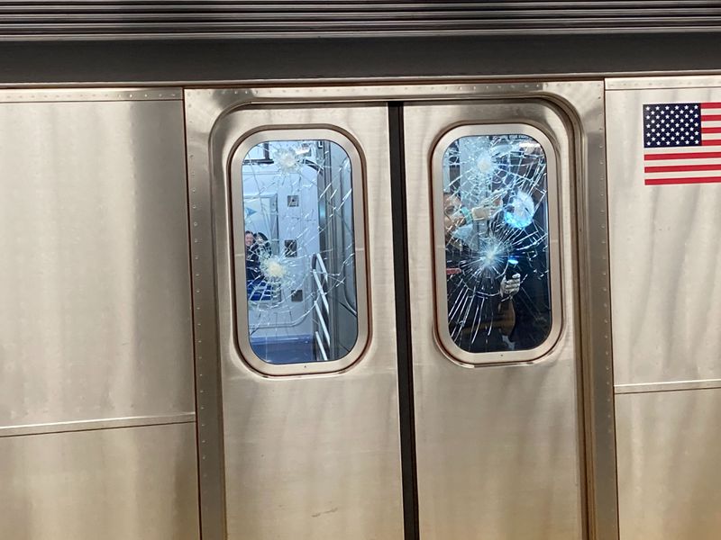 Police nab Manhattan subway window kicker, investigating if same man is responsible for 7 train smashing spree