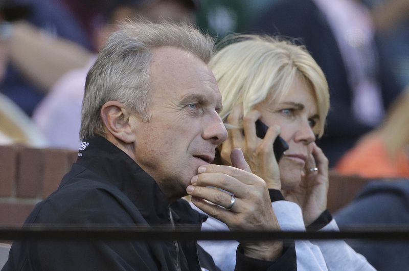 Joe Montana fights off woman trying to kidnap his grandchild
