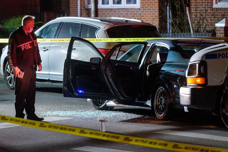 NYPD cop shoots, wounds car thief as stolen vehicle slams into police van in Queens