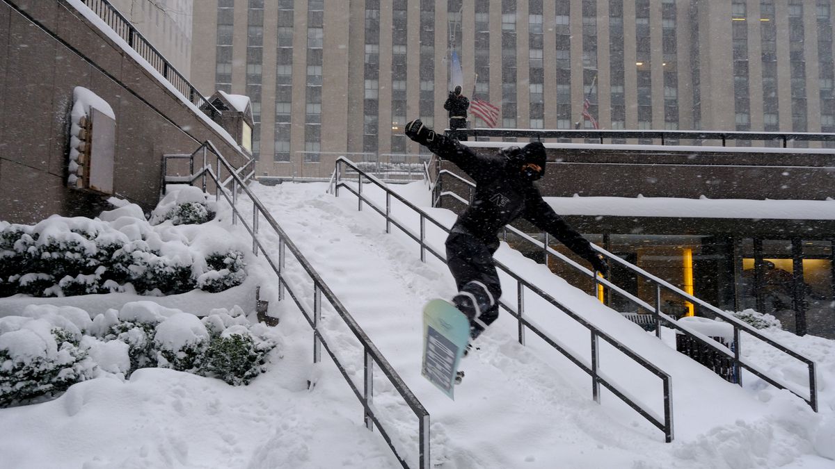 Super Bowl snowstorm takes aim at New York with up to six inches possible