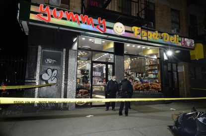 Video shows gunman shooting at man who stared at him in Harlem deli