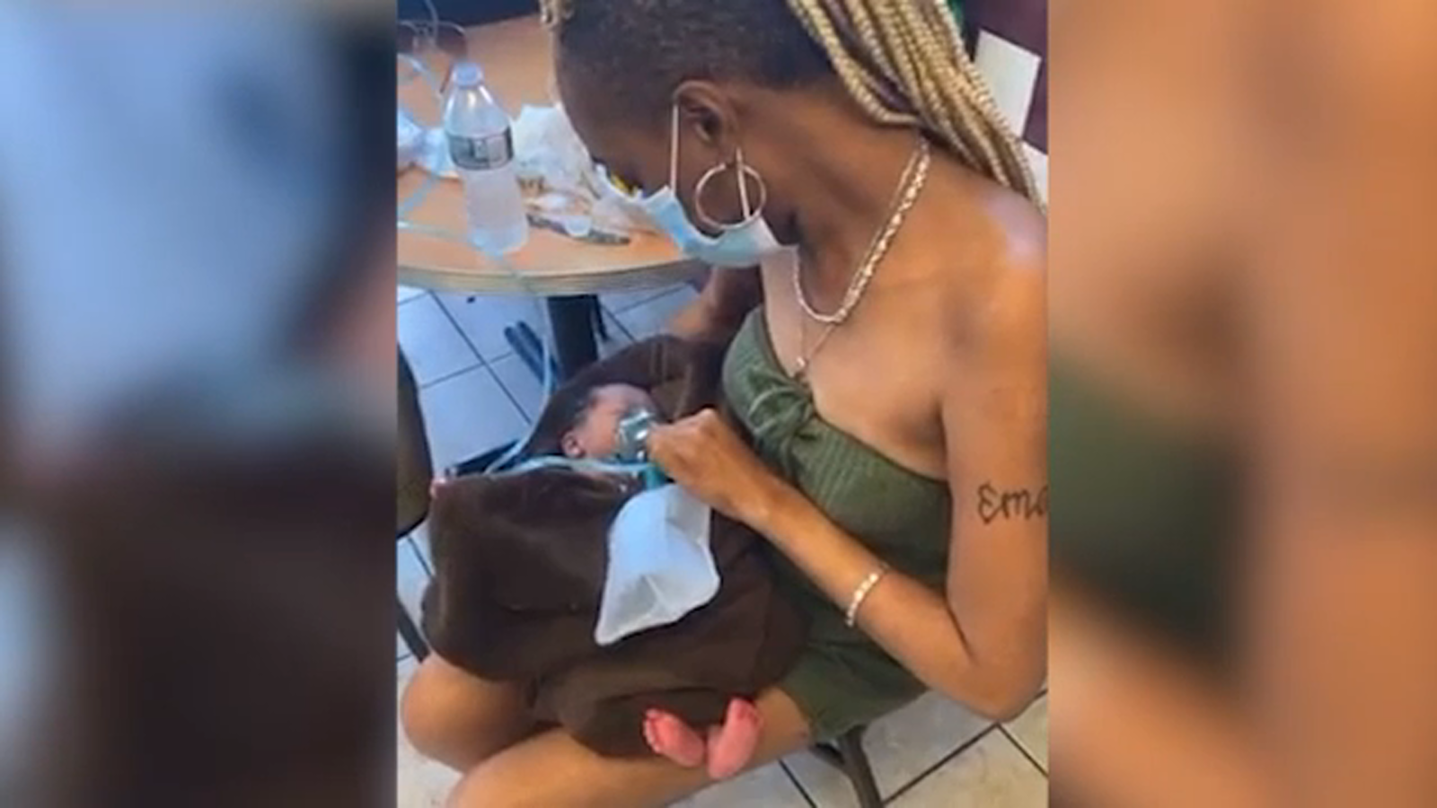 14-year-old gives birth and hands baby to customer at restaurant