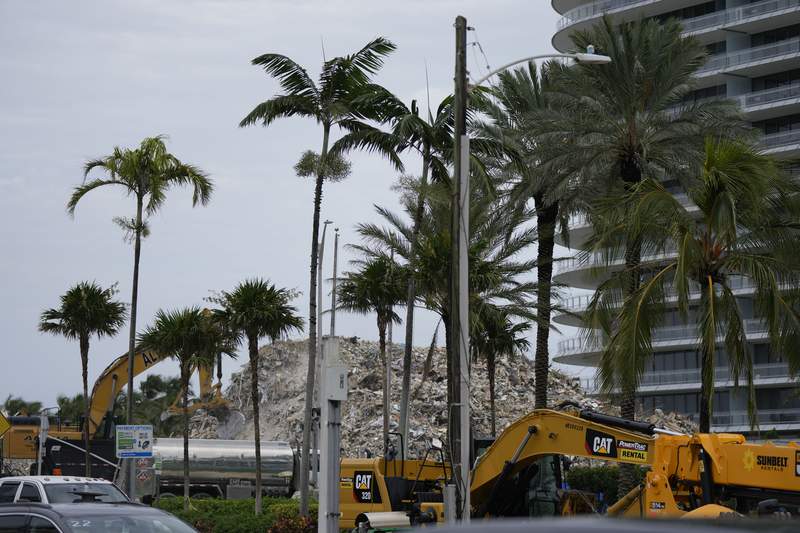 Collapsed Florida condo property should be sold