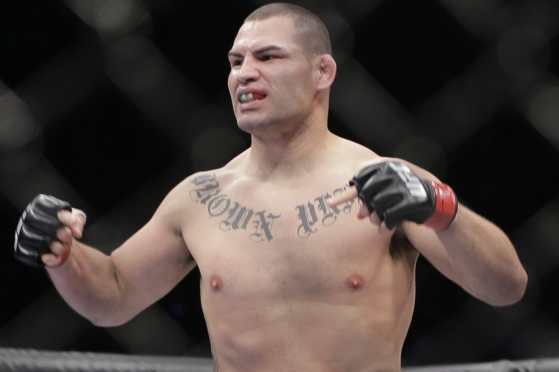 UFC heavyweight champion Cain Velasquez charged with attempted murder in California shooting