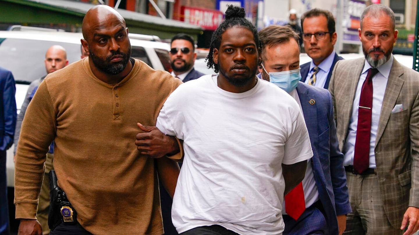 Alleged shooter in unprovoked NYC subway murder surrenders