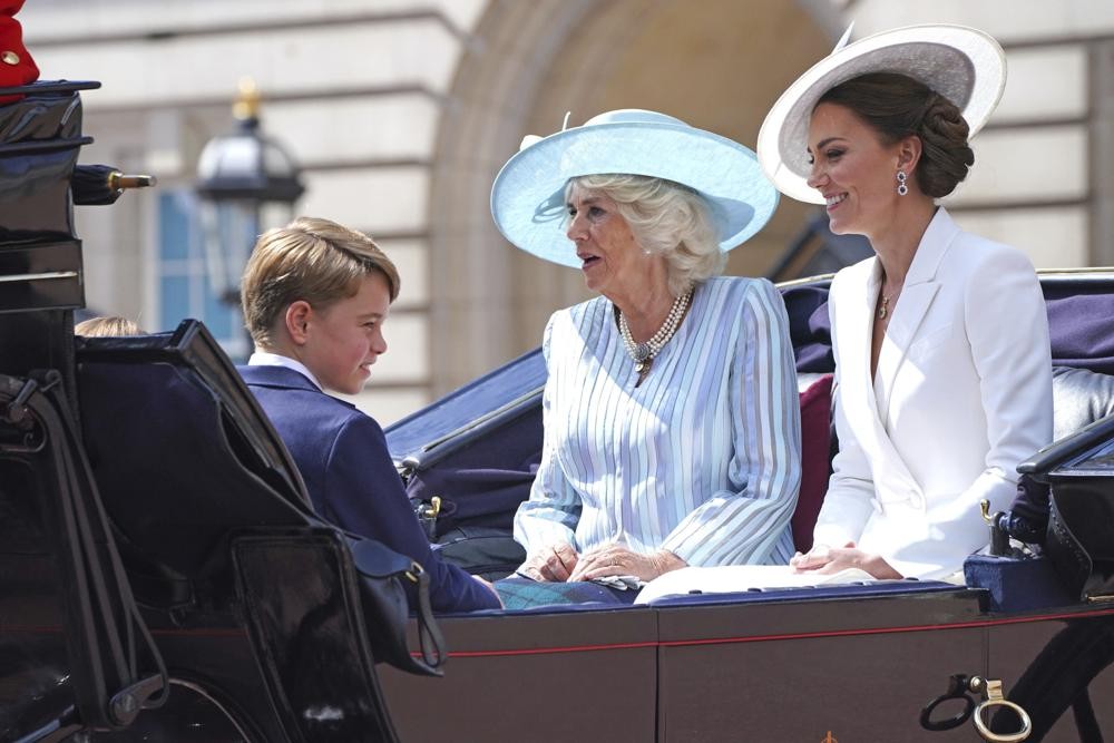 Queen Elizabeth II’s Platinum Jubilee kicks off with pomp in London