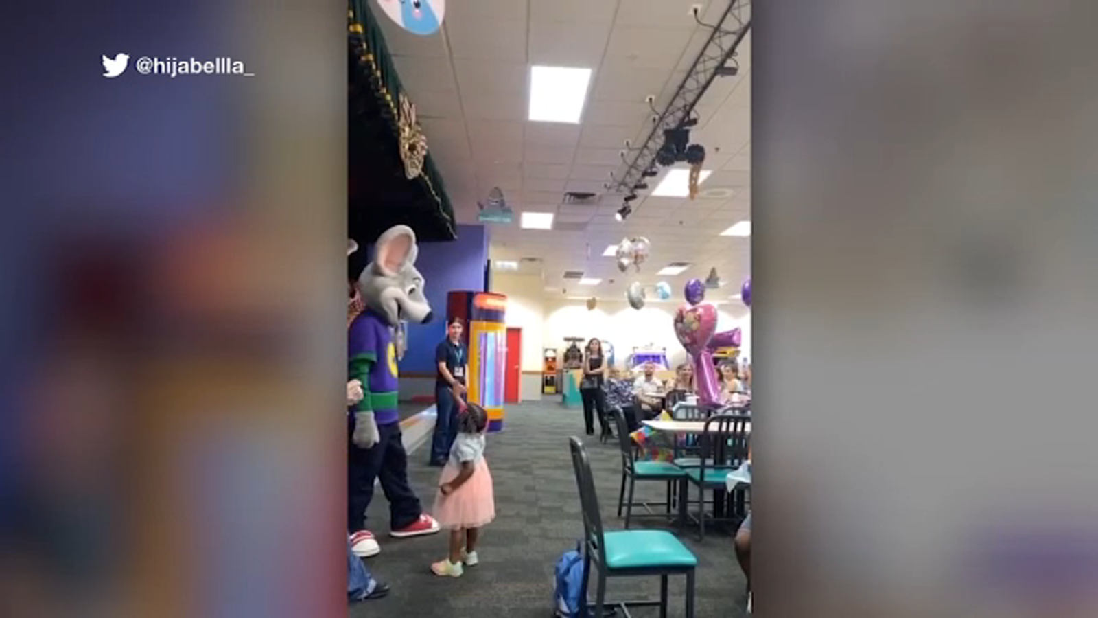 Mom speaks out after she says Chuck E. Cheese character in New Jersey ignored daughter