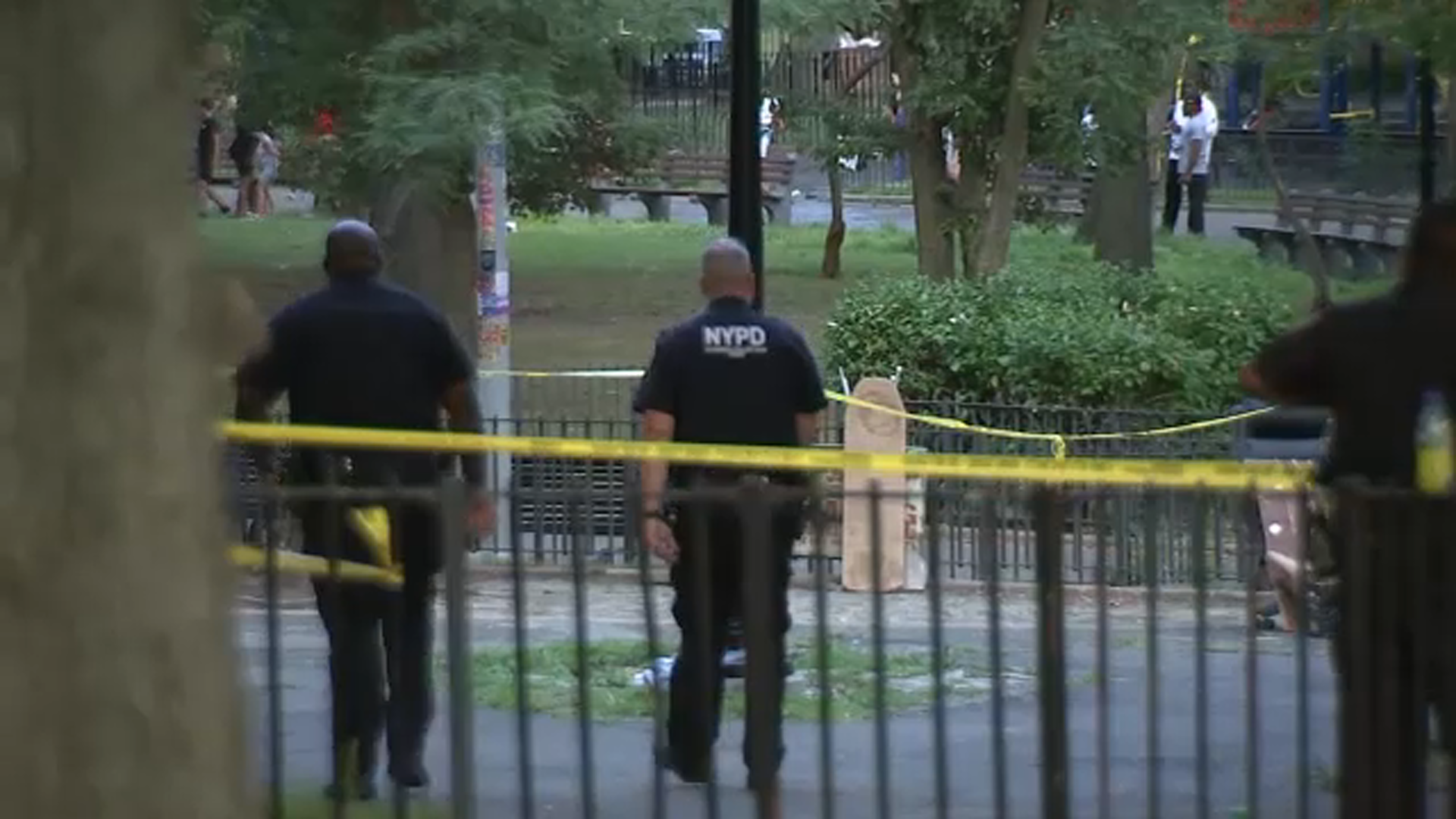 4 men injured in Bronx shooting