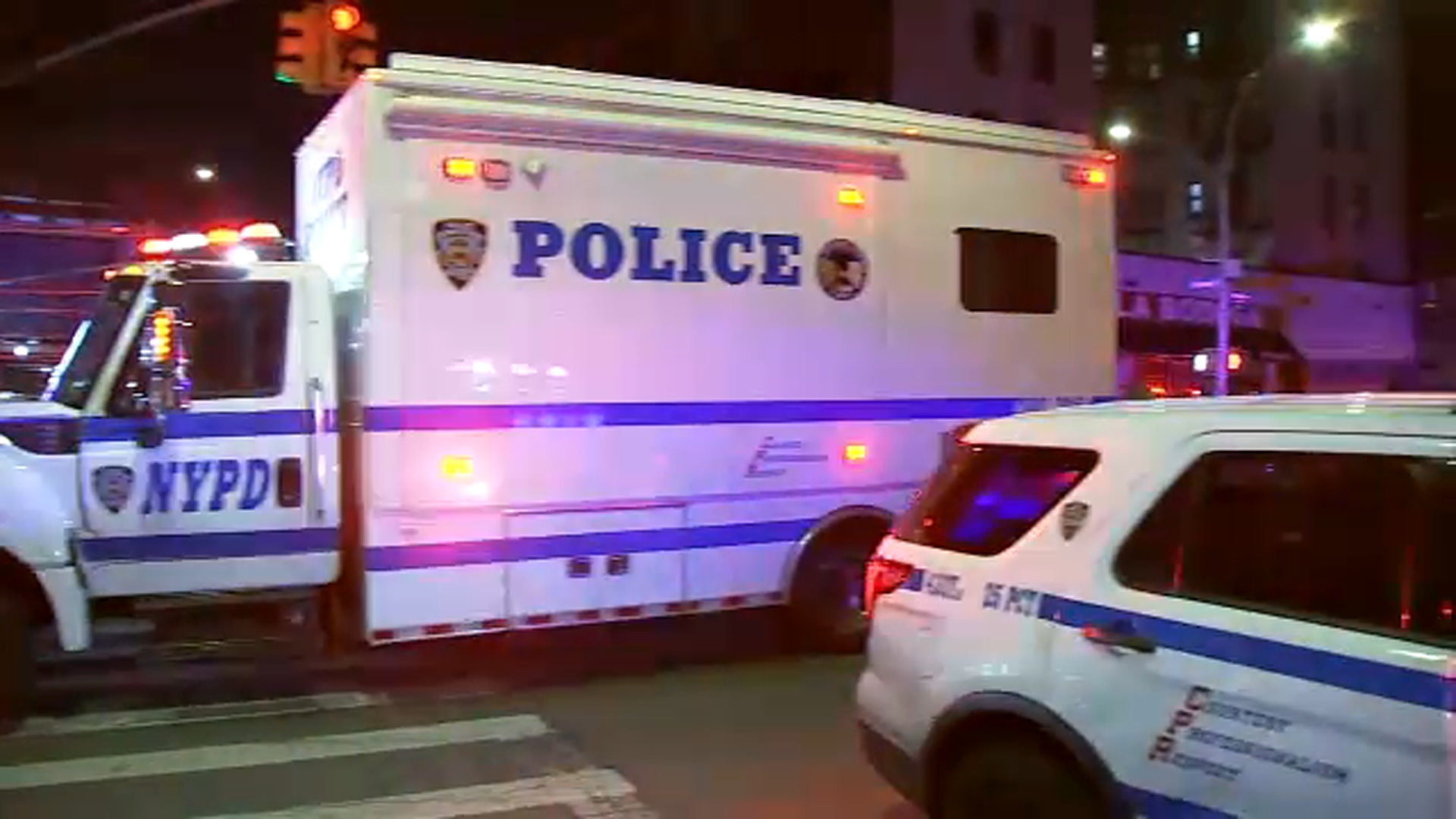 Shootout with police leaves 1 dead, 1 in custody; narcotics operation in Manhattan