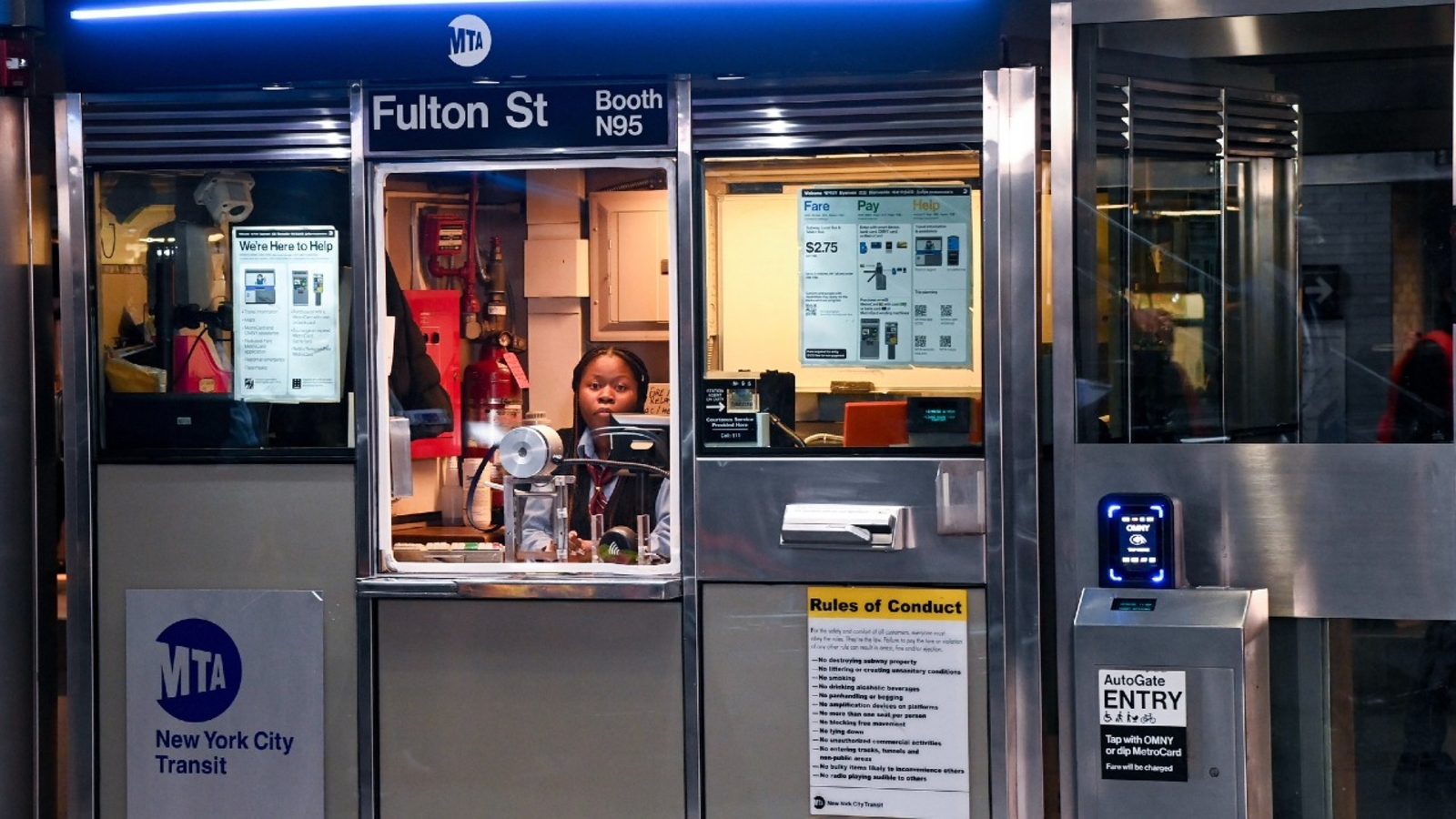 MTA reassigns last remaining subway token booth agents￼
