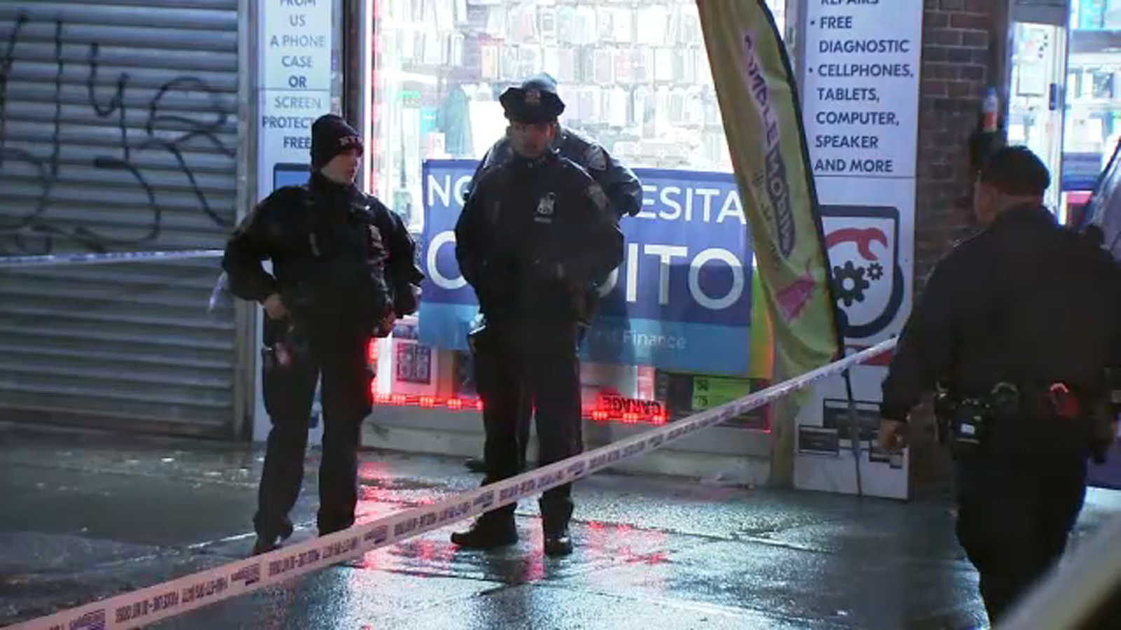 3 men shot outside Queens bodega￼