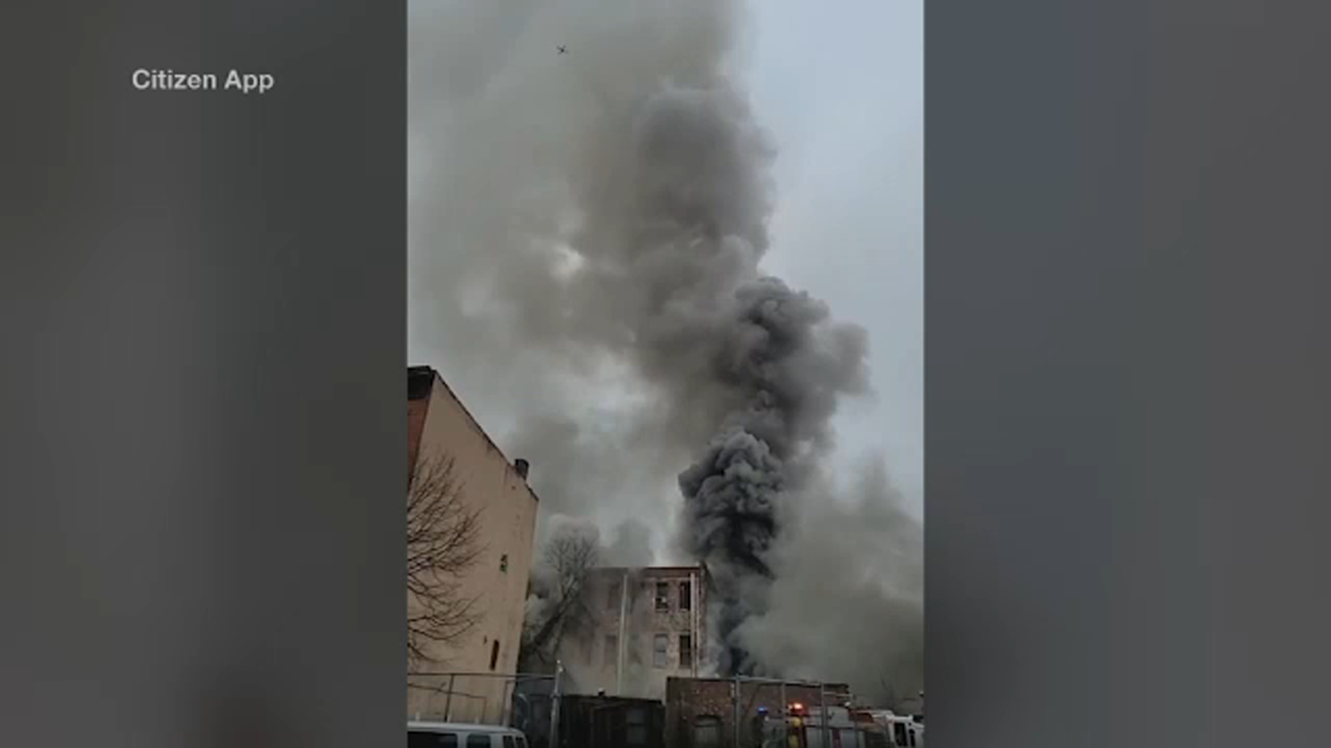 Heavy smoke from fire disrupting J and M service in Williamsburg, Brooklyn