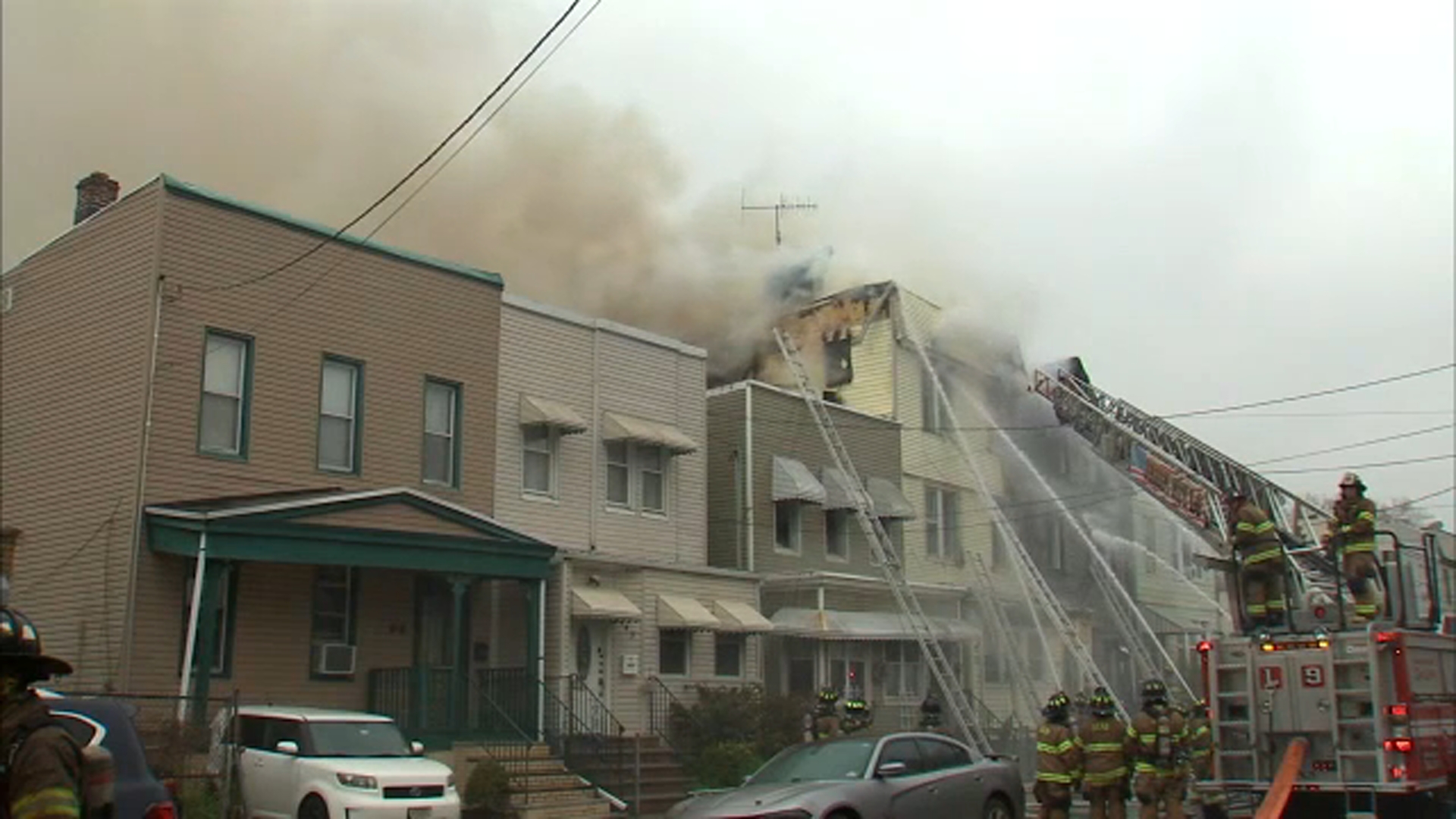 4-alarm fire burning in Jersey City