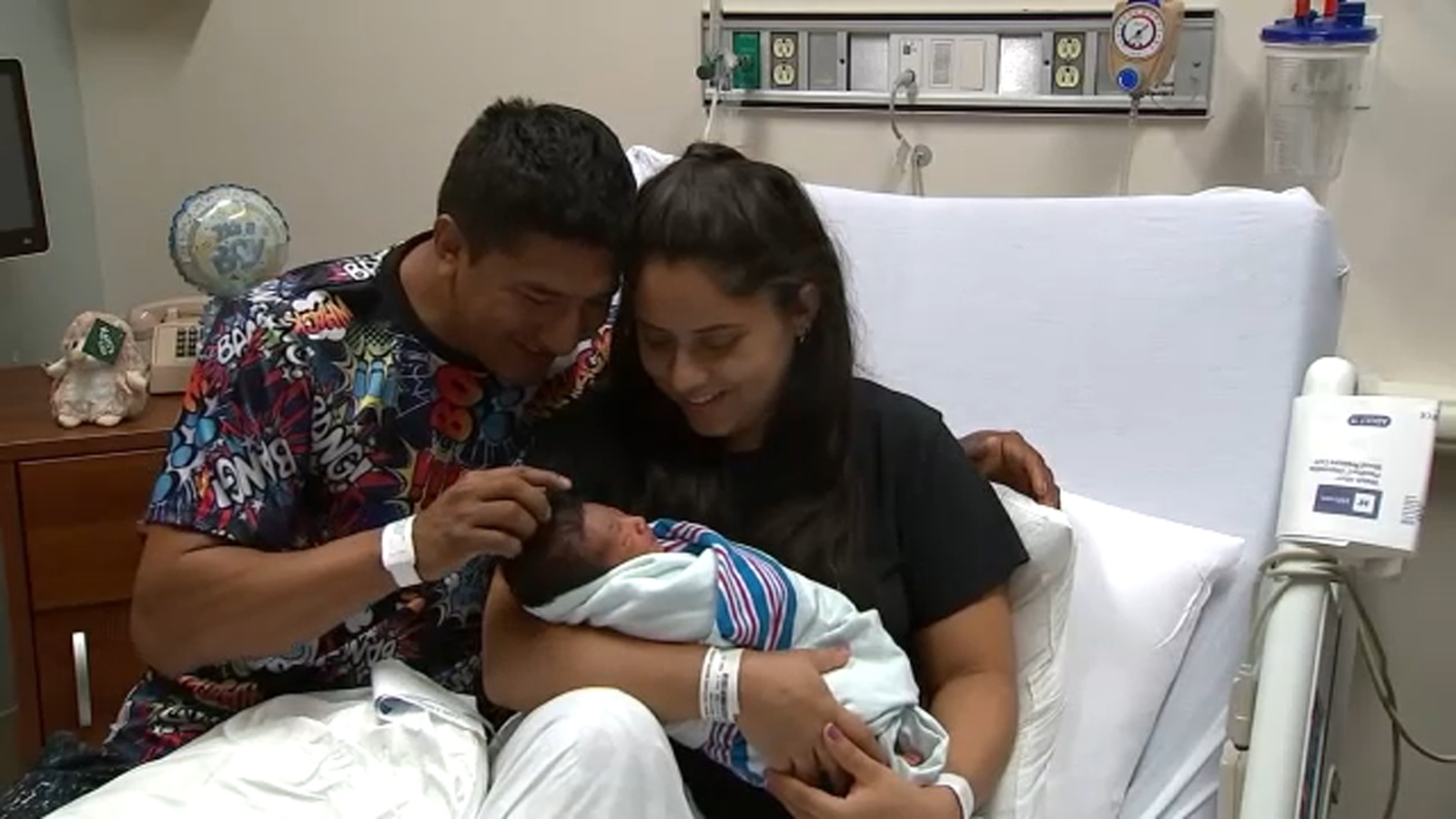 Officers reunite with family after delivering baby boy outside Lincoln Tunnel